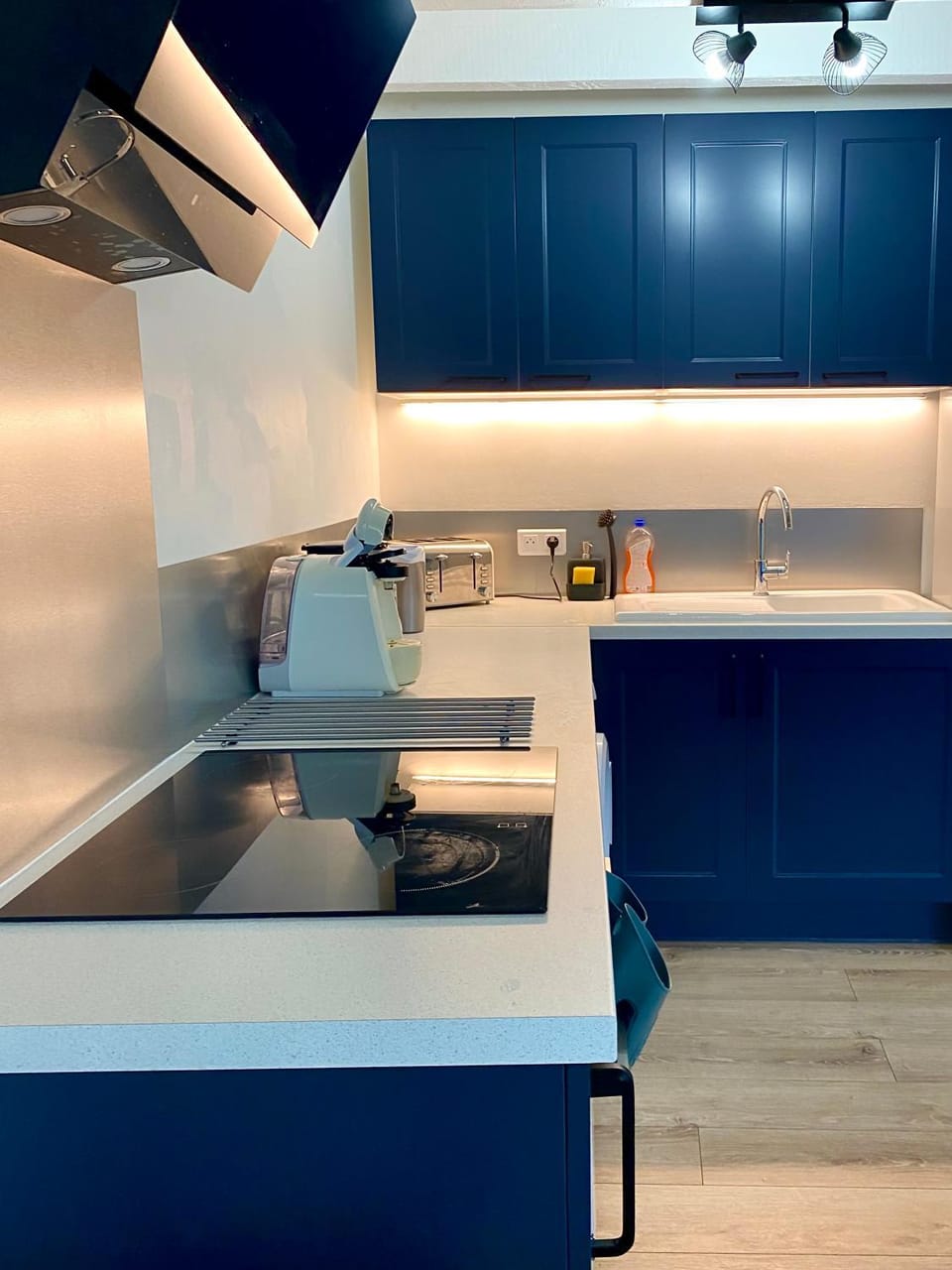 Kitchen or kitchenette, pet friendly, stove