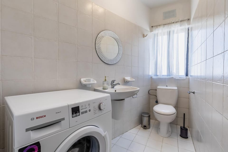 Toilet, washing machine