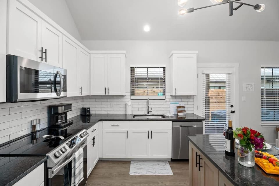 Kitchen or kitchenette, kitchen