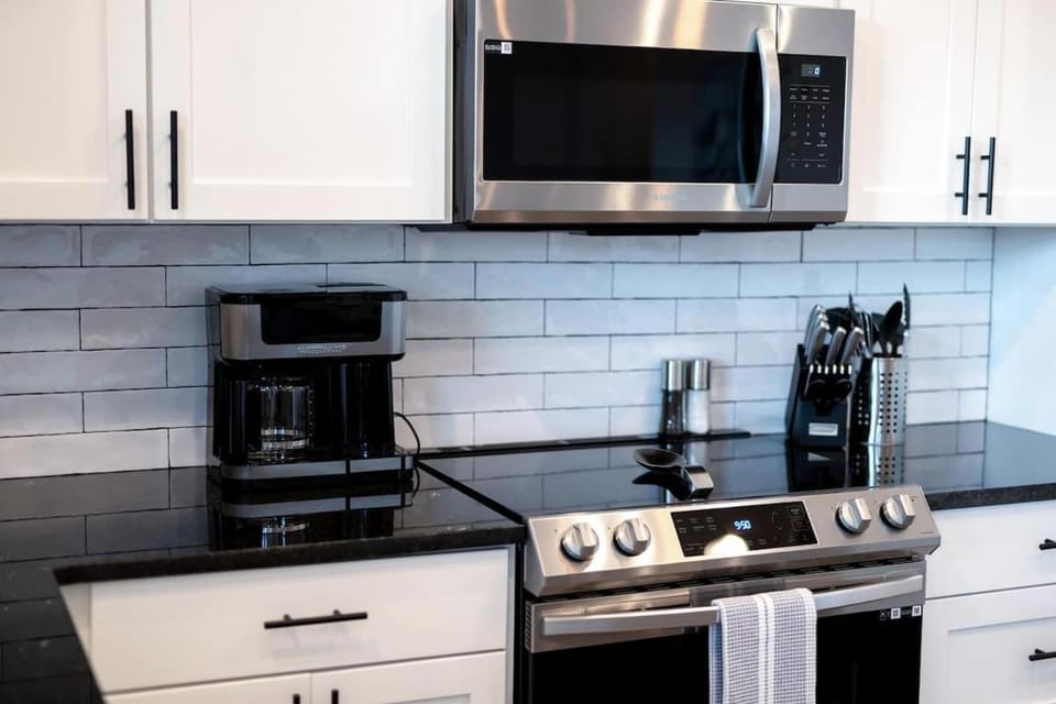Kitchen or kitchenette, kitchen