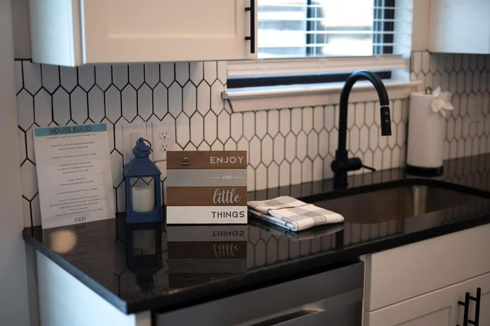 Kitchen or kitchenette, kitchen