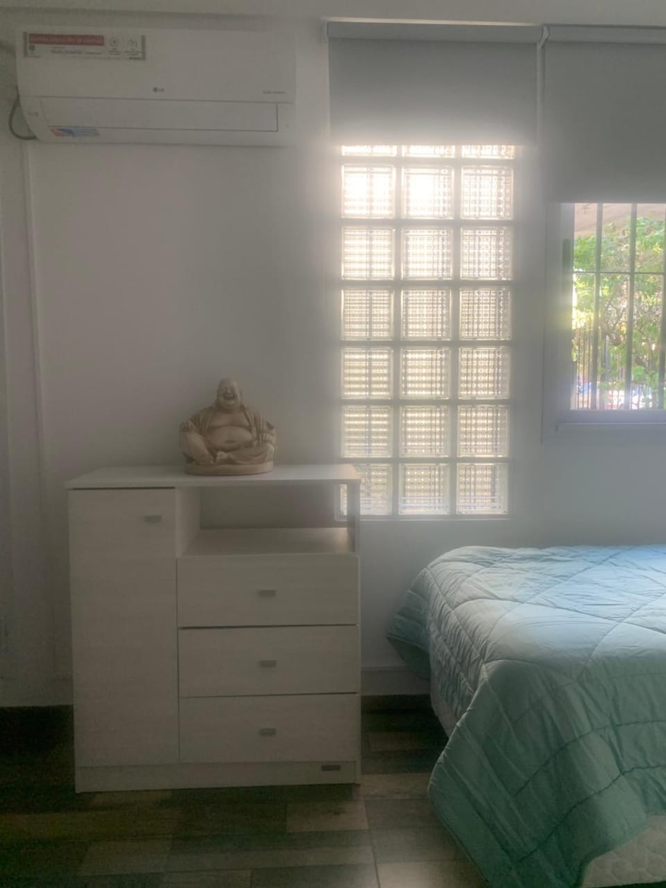 towels, wardrobe, air conditioner