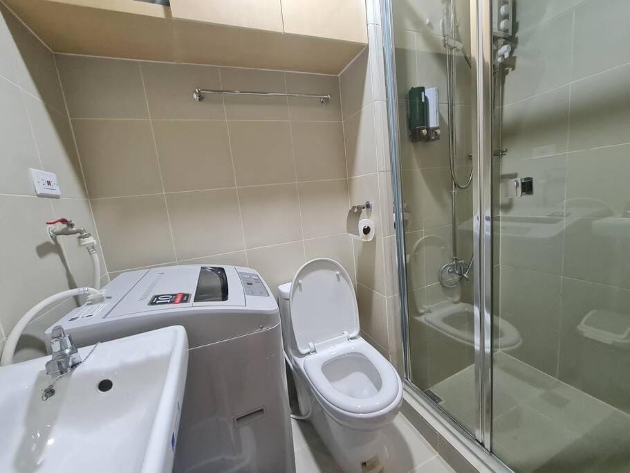Shower, Toilet, Bathroom