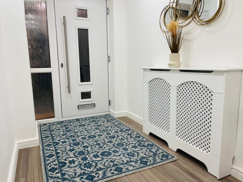 Riverside Premium En suite Double Room E14 Bed and Breakfast in London Borough of Lewisham