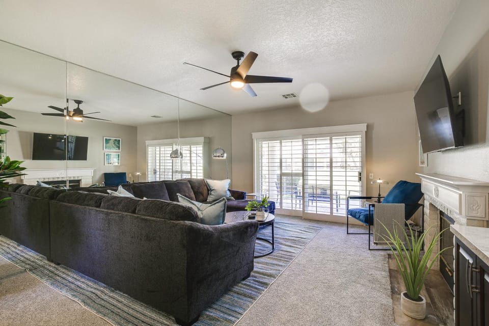 Patio + Pool Access: Stunning Palm Desert Townhome House in Palm Desert