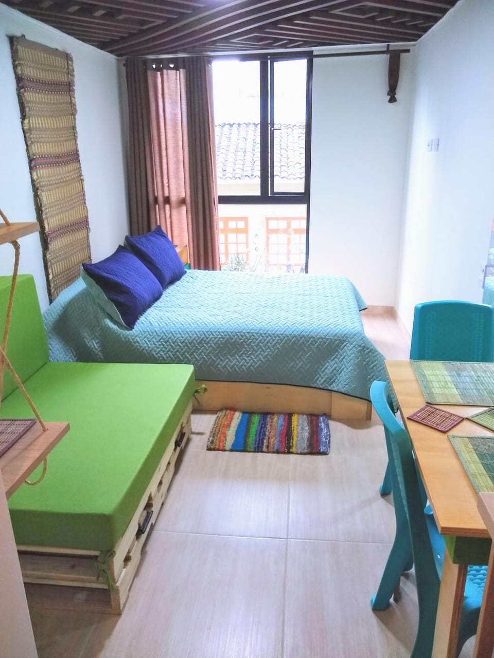 Downtown, Blue Green Home, Nature inspired Apartment in Bogota