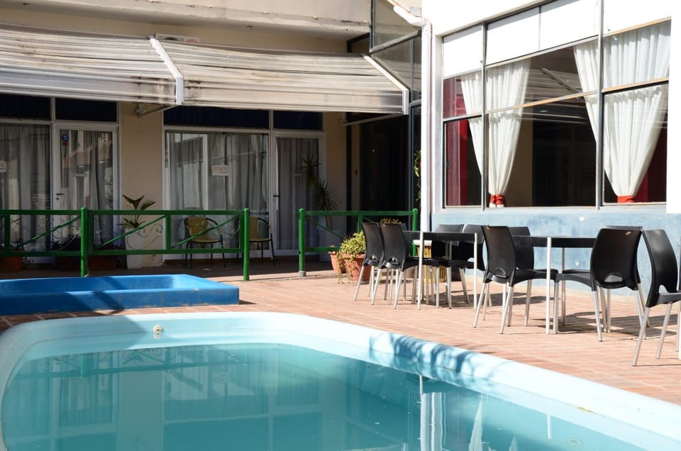 Swimming pool, Swimming pool