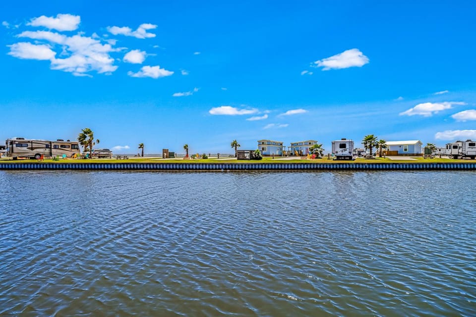 The Seahorse Cottage House in Flour Bluff