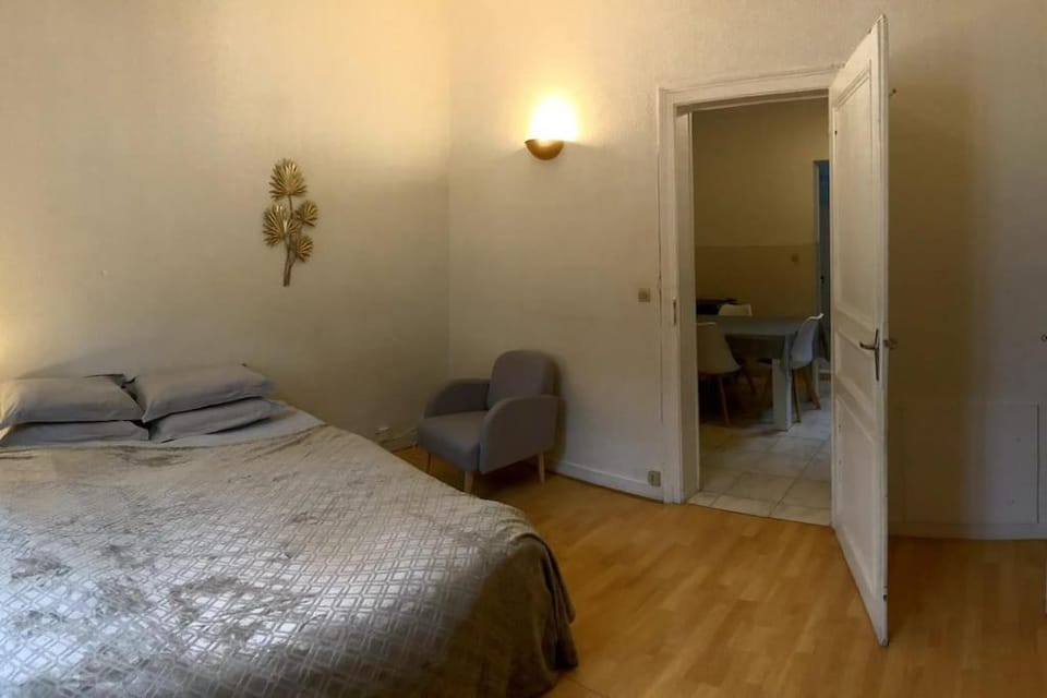 Exclusive building for groups Apartment in Le Mans