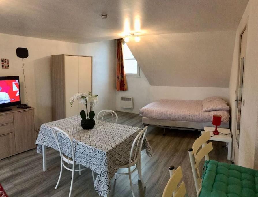 Exclusive building for groups Apartment in Le Mans
