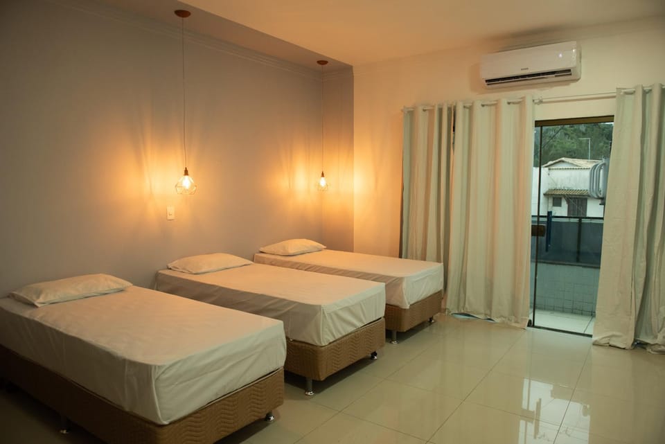 Bed, Photo of the whole room, Bedroom, air conditioner