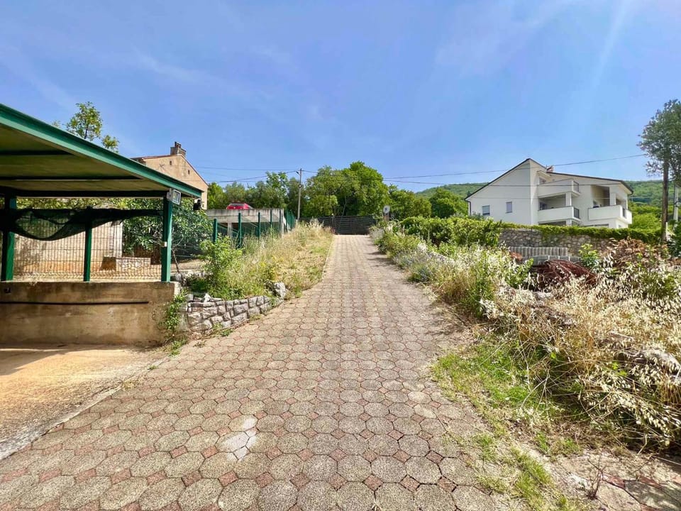 Nearby landmark, Summer, Garden