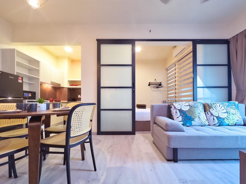 Kitchen or kitchenette, Living room, Seating area, Dining area