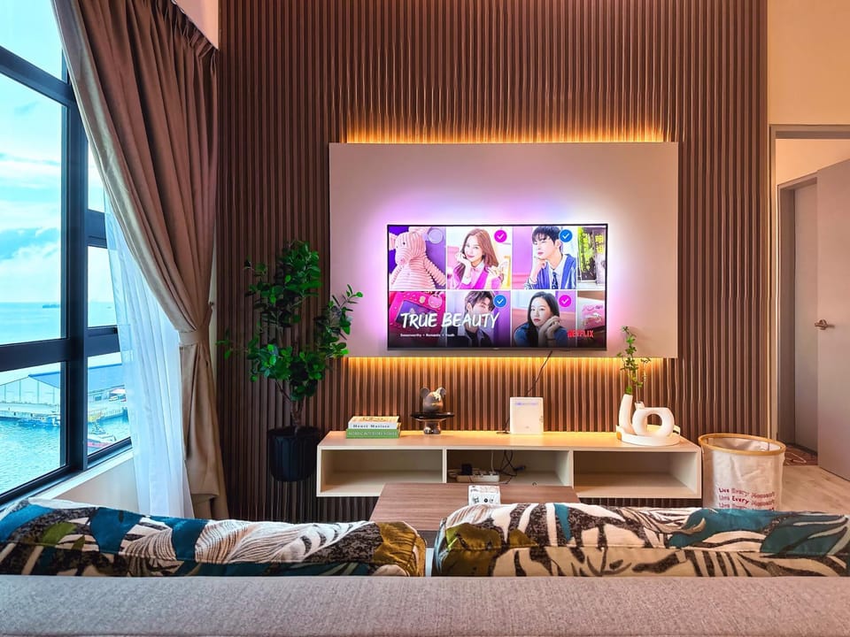TV and multimedia, Living room, Photo of the whole room, Seating area, Sea view