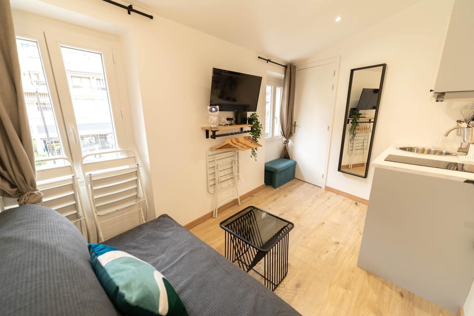 AG 3 Sun Sand and serenity intimate Apartment in Nice