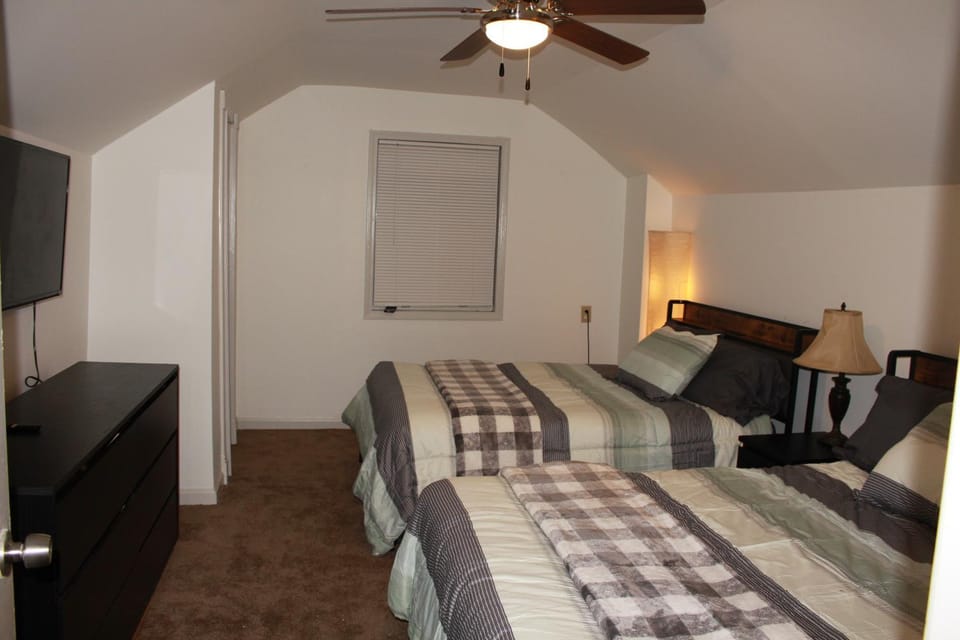 Shared guest house with private rooms Vacation rental in Atlanta