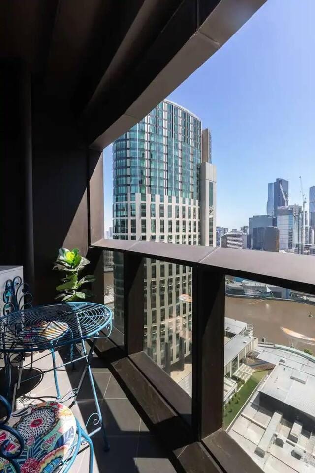 View (from property/room), Balcony/Terrace, City view