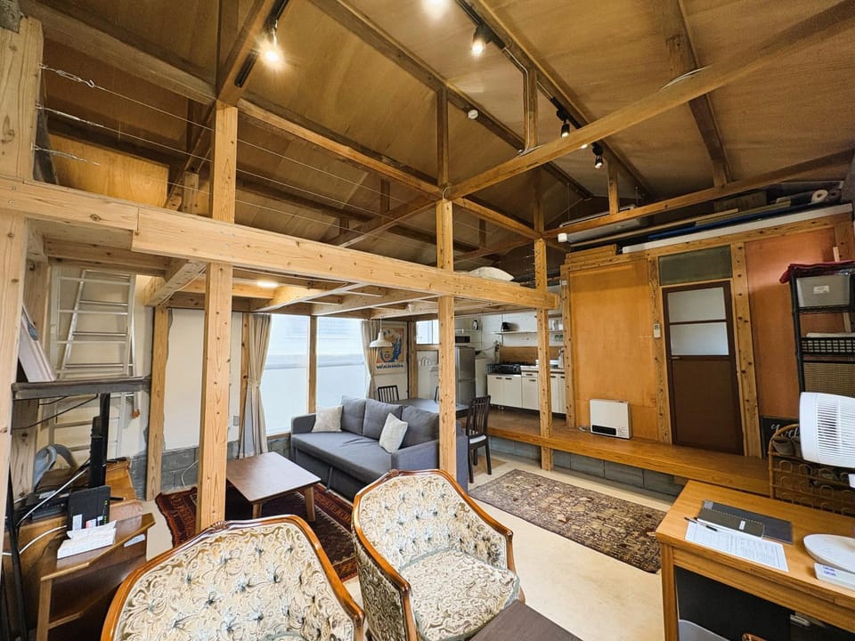Living room, Photo of the whole room