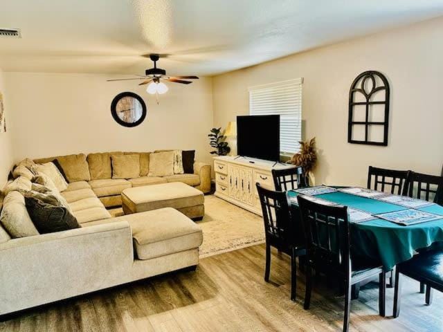 The Lighthouse Pet Friendly Hot Tub BBQ Sleeps 11 House in Sierra Nevada