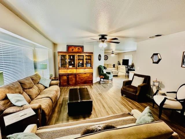 The Lighthouse Pet Friendly Hot Tub BBQ Sleeps 11 House in Sierra Nevada