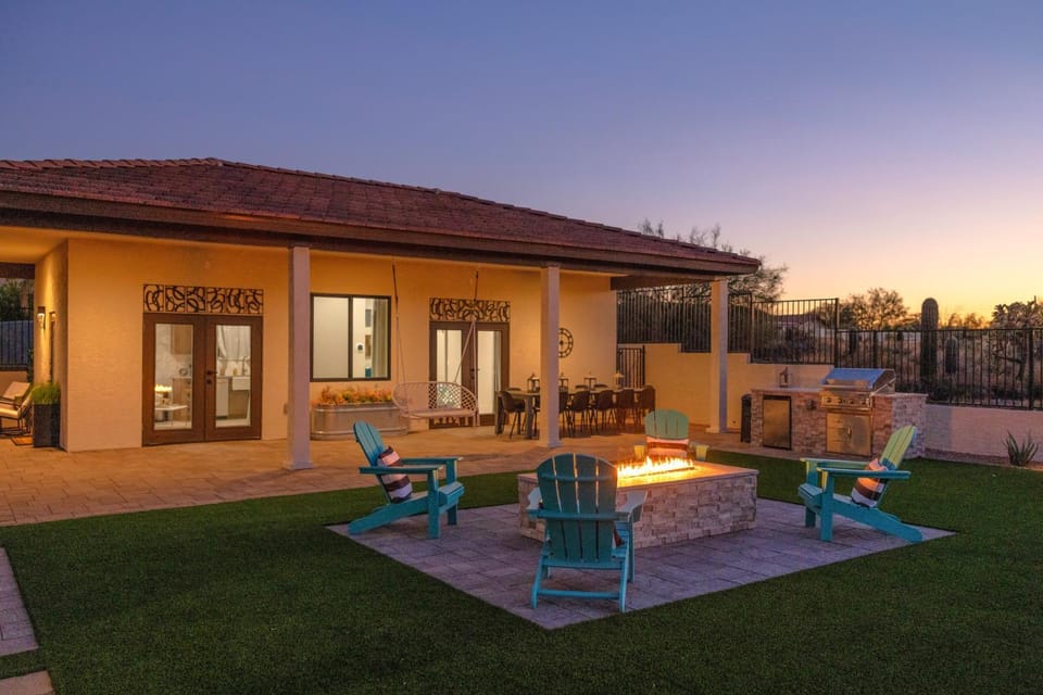 Game Room! Luxury Group Getaway in Fountain Hills House in Fountain Hills