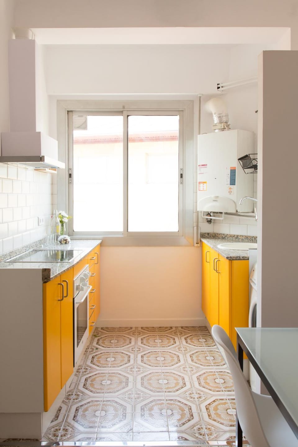 BCN stunning getaway @direct metro from airport Apartment in L'Hospitalet de Llobregat