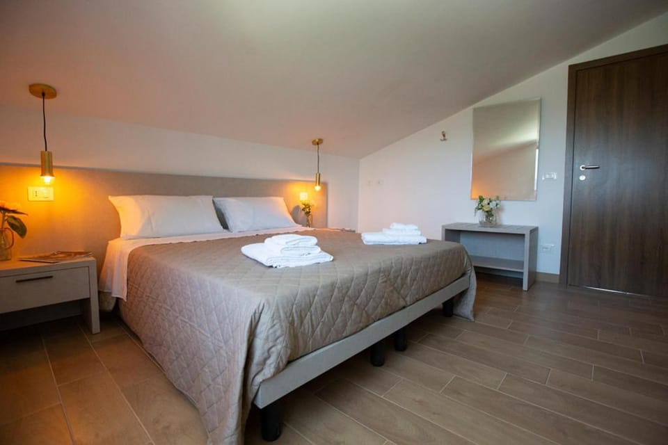 Bed, Photo of the whole room