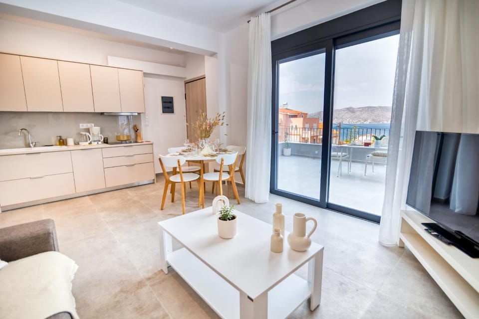 Balcony/Terrace, Kitchen or kitchenette, Living room, Seating area, Dining area, stove