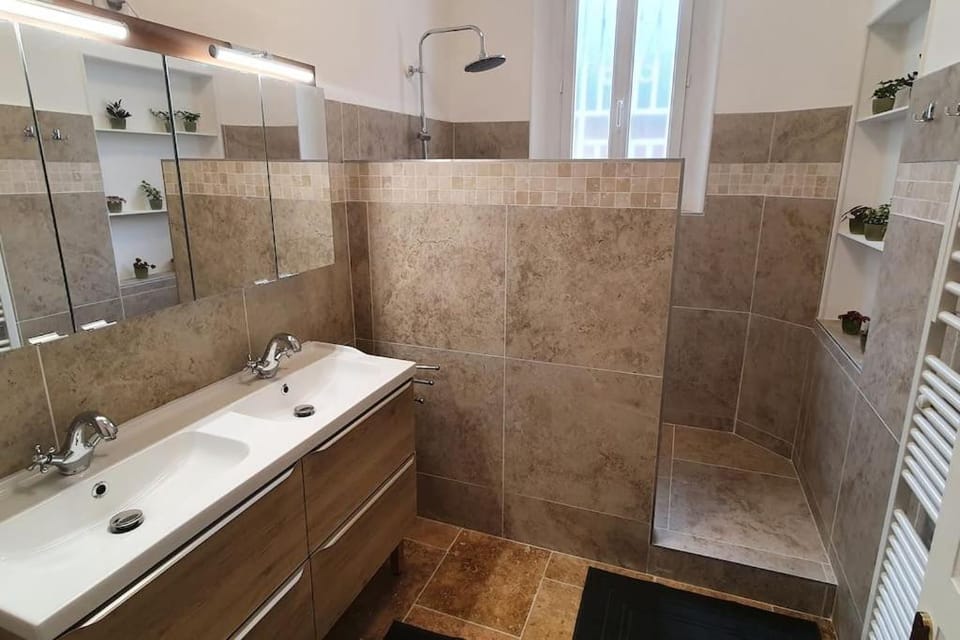 Two bedroom apartment garden parking near beaches Apartment in La Ciotat