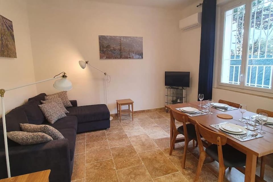 Two bedroom apartment garden parking near beaches Apartment in La Ciotat