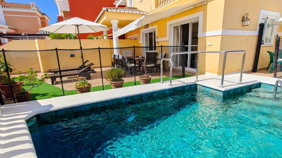 Solarium, Balcony/Terrace, Swimming pool, sunbed