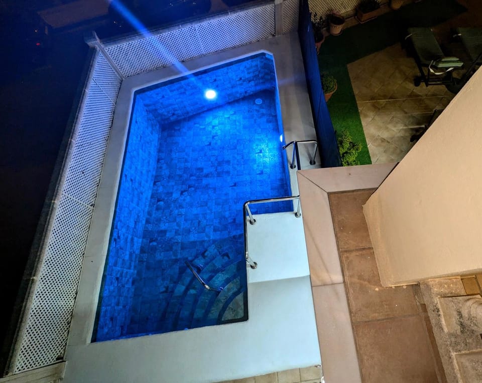Balcony/Terrace, Pool view, Swimming pool