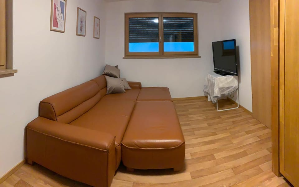 Living room, Photo of the whole room, Seating area