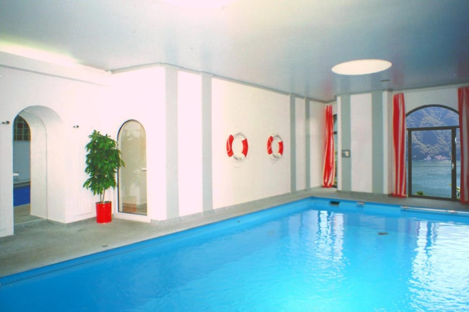 Swimming pool, Swimming pool
