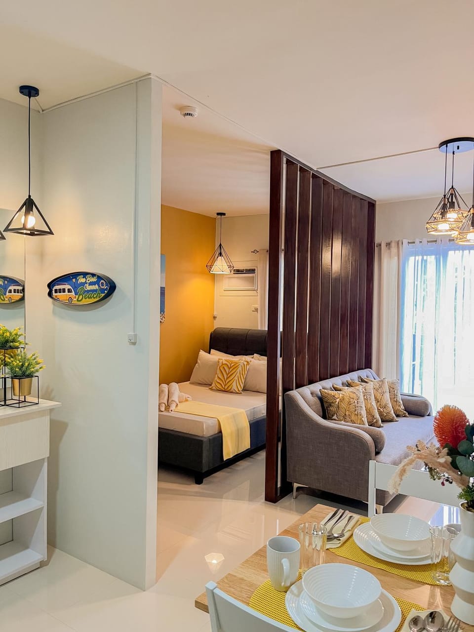 Bed, Living room, Bedroom