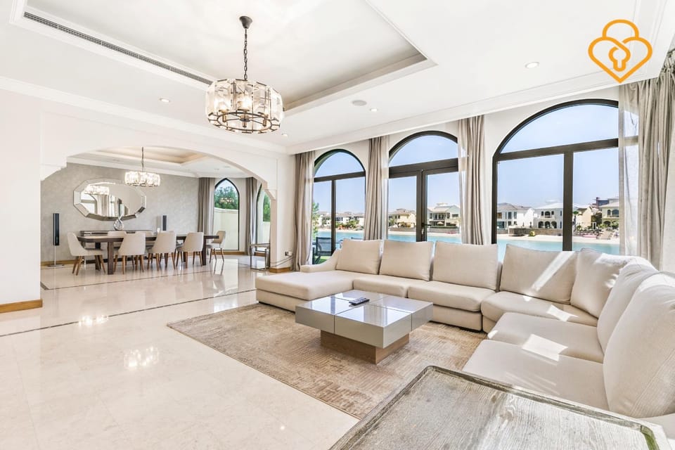 Keysplease Upgraded 4 BR Beach Villa W Private Beach, Palm Villa in Dubai