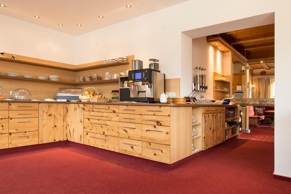 Activities, Coffee/tea facilities, Decorative detail