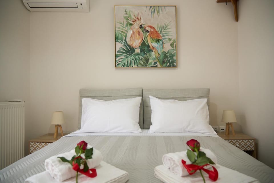 Bed, Photo of the whole room, Bedroom, towels, air conditioner