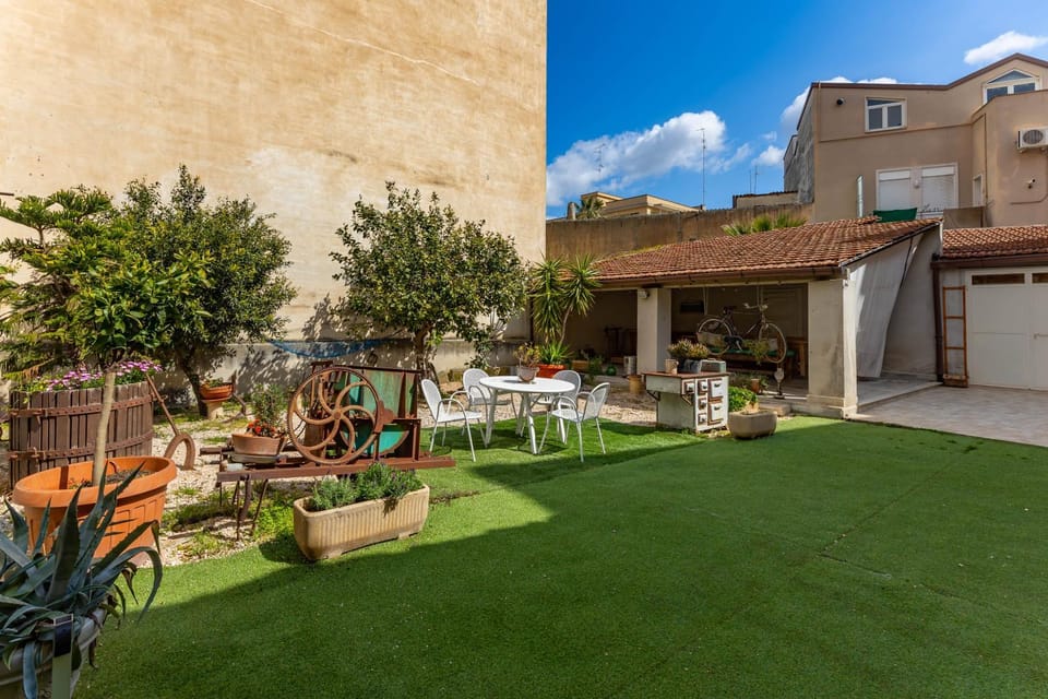 Inner courtyard view