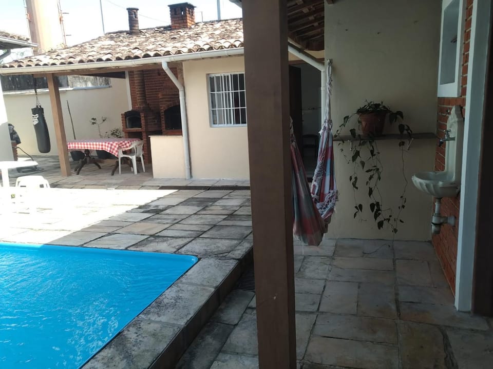 Day, View (from property/room), Dining area, Swimming pool