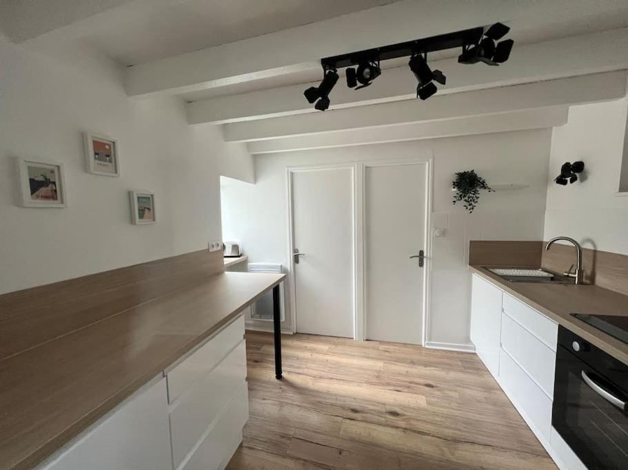 Kitchen or kitchenette, stove