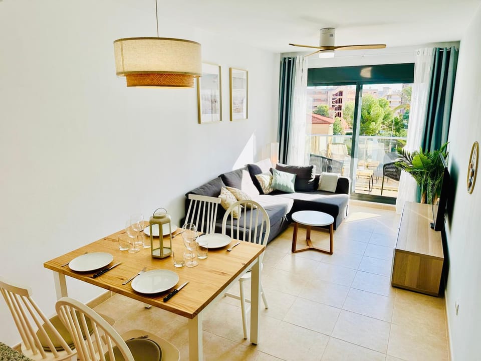 Living room, Seating area, Dining area