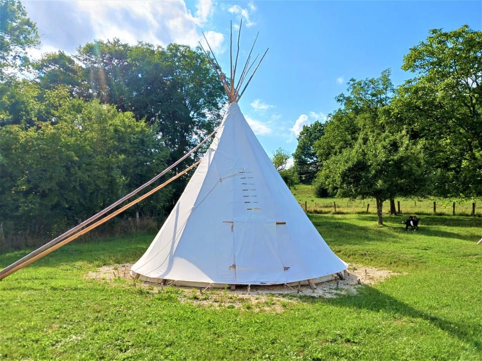 Le Couche t'Art Luxury tent in Vosges