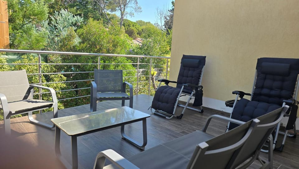 Haut de Villa VERDUREVE location de vacances House in Saint-Raphael