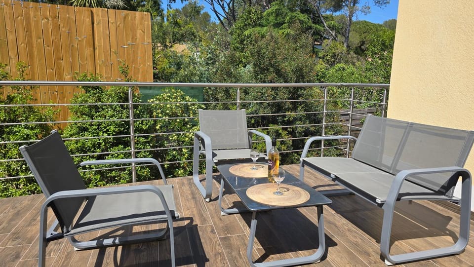 Haut de Villa VERDUREVE location de vacances House in Saint-Raphael