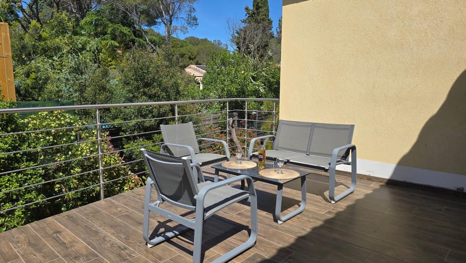 Haut de Villa VERDUREVE location de vacances House in Saint-Raphael
