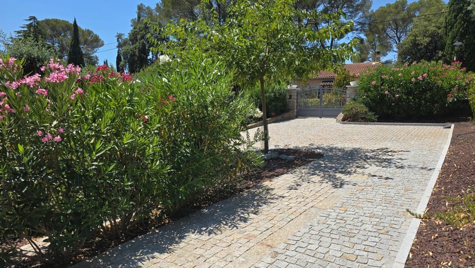 Haut de Villa VERDUREVE location de vacances House in Saint-Raphael