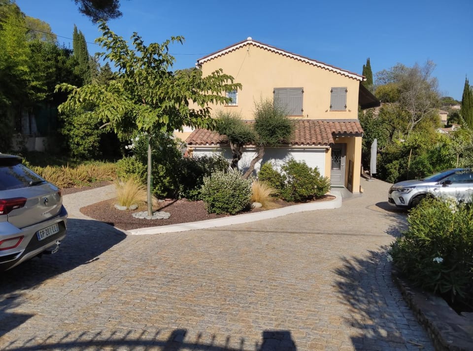 Haut de Villa VERDUREVE location de vacances House in Saint-Raphael