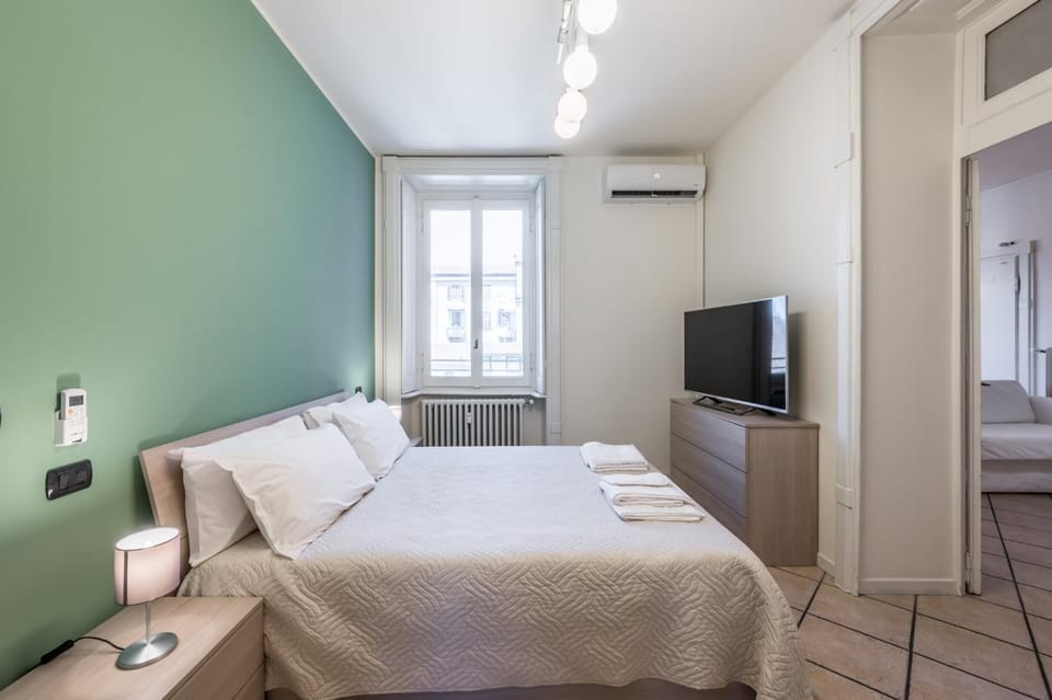 Bedroom, Guests, internet, locker, towels, air conditioner
