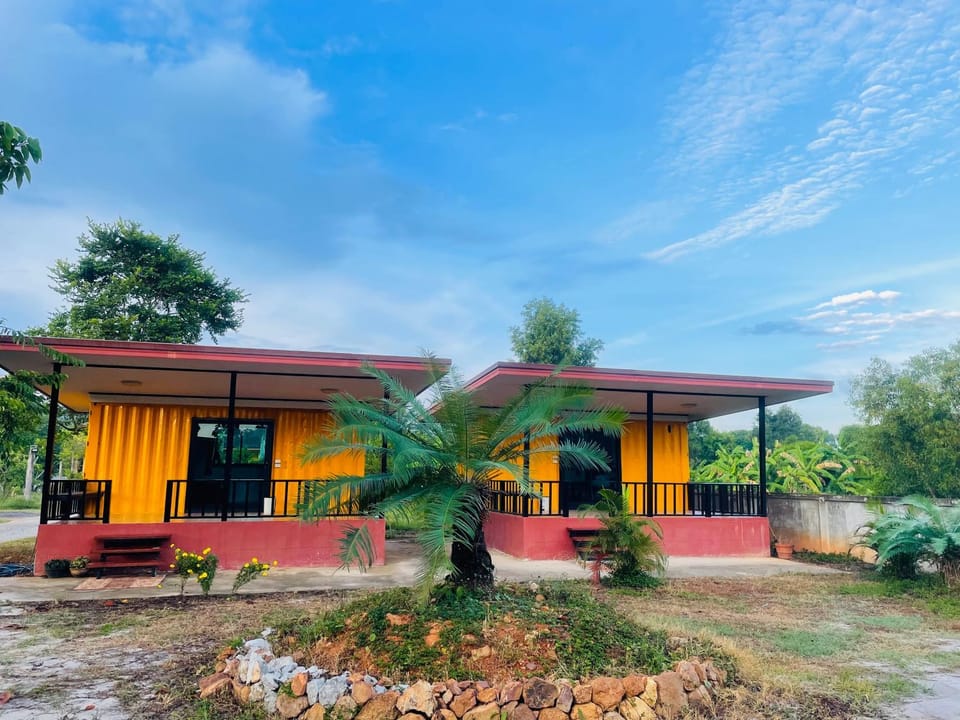 The Monday ที่พักราคาถูก ใกล้หาดแหลมแม่พิมพ์ House in Chon Buri Changwat